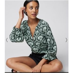 White House Black Market Long Sleeve Button Crinkle Blouse - small